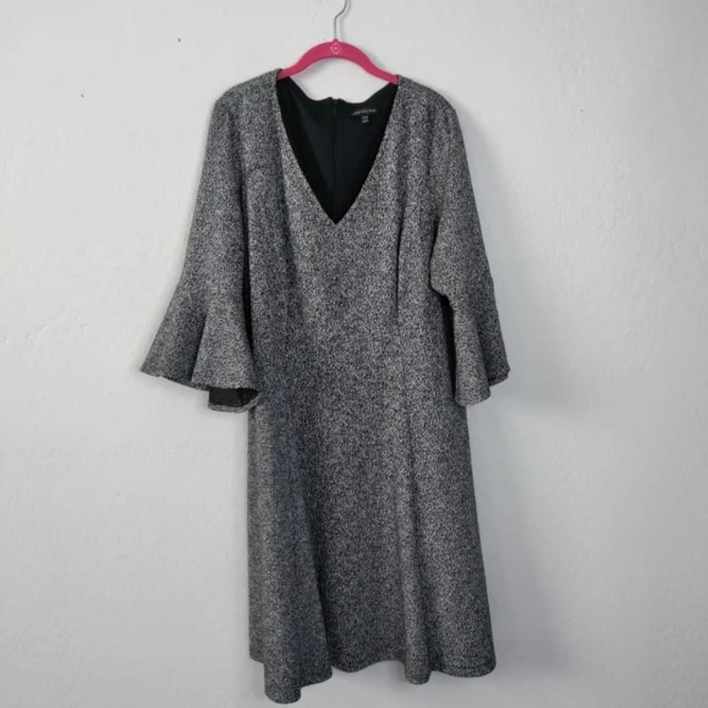 Lane Bryant midi length flounce sleeve v neck dress 18 XL 20 black white